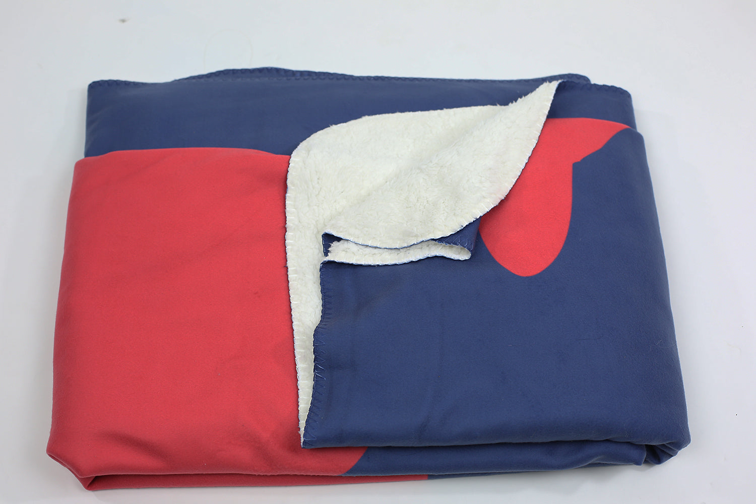 Martha's Vineyard Fleece Blanket - Red on Navy - SummerTies