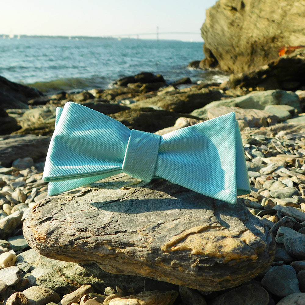 Solid Color Bow Tie - Light Green, Woven Silk, Adult - SummerTies